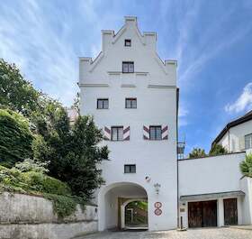Bild: Das Osttor am Domberg - Stammsitz der Agilolfia