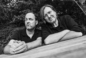 Bild: Lagerfeuerotz - bestuhltes Konzert