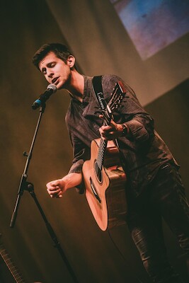 Bild: Buchi trifft…Michael Breitschopf - Singer, Songwriter & Gitarrist