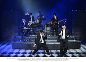 Bild: Die Blues Brothers - Ein Roadtrip through the Länd