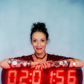 Bild: Alles zu meiner Zeit - Kabarett, Comedy und Musik mit Alice Köfer