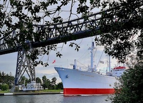 Bild: GO EAST - Fahrt durch den Nord-Ostsee-Kanal Rendsburg – Kiel