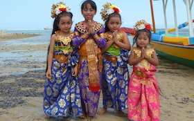 Bild: Michaela Münzberg berichtet von ihren Reisen nach Asien – Nepal, Indien, Bali u.a.