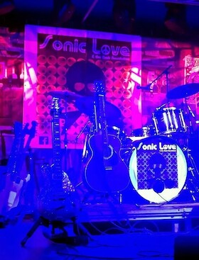 Bild: Sonic Love - "Die besten Songs der ikonischen 70er Jahre" | Teilbestuhlung