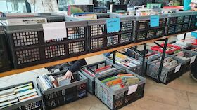 Bild: Großer Büchermarkt