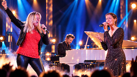 Bild: Aber bitte mit Schlager Dinnershow - Deutsche Schlagerhits, große Gefühle und kulinarischer Genuss.