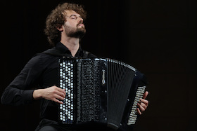 Bild: Sergey Sadovoy – Bach auf dem Akkordeon - Konzert für Akkordeon solo und im Duo