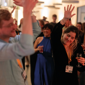 Bild: Closing Night Party – Das Festival-Team legt auf