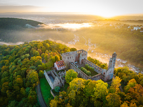 Bild: Die Klosterruine Limburg - von Mönchen, Kaisern und der Adventszeit