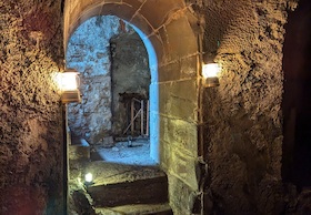 Bild: Freiburger Unterwelten: Beinhaus, Bunker, Nonnengruft - Historix-Tour mit Schauspieler