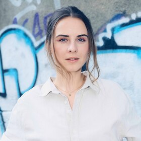 Bild: EVA REISINGER - "Die Jägerin" Buchpremiere - Literatur LIVE
