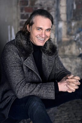 Bild: Ralf Bauer - „Das Lächeln am Ende der Leiter“
