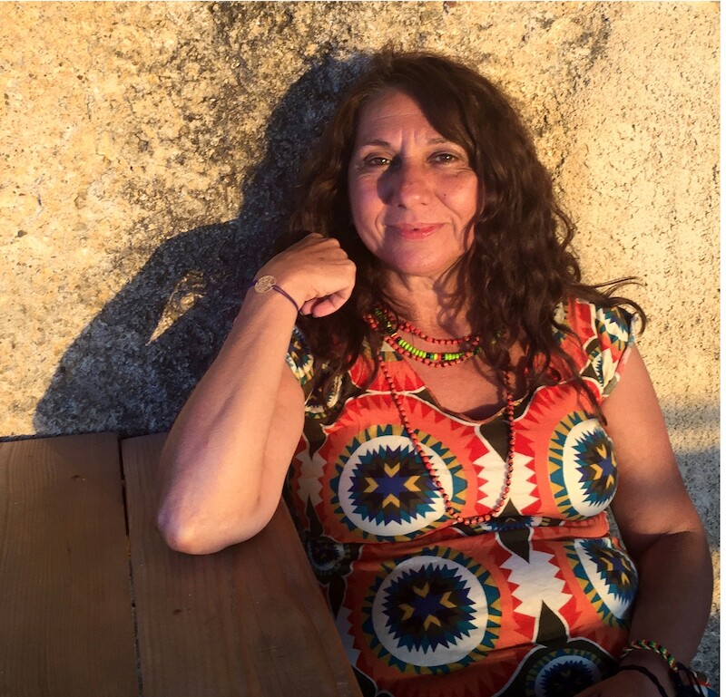 Zelia Fonseca präsentiert