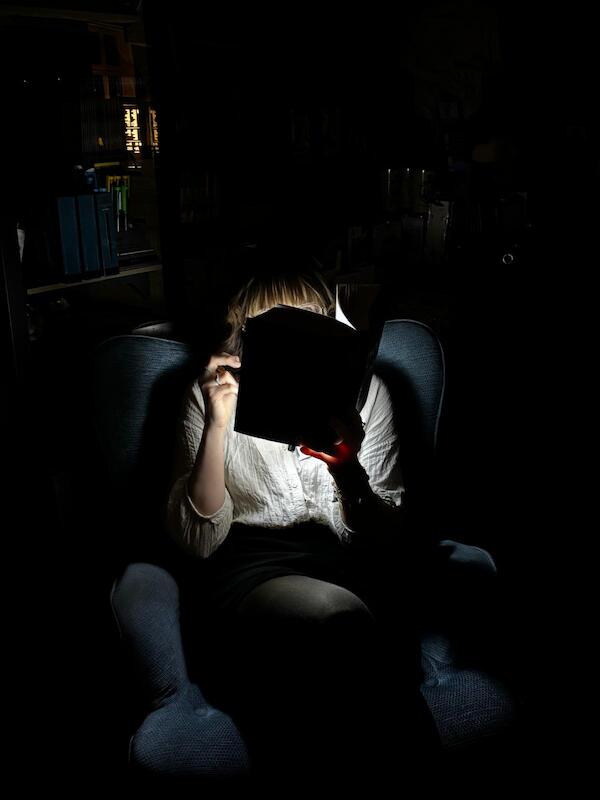 Thalia X Bramble: Eine magische Nacht in der Buchhandlung