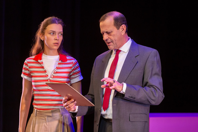 Mayas Kontra - Eine fesselnde Komödie über Mut, Werte und Menschlichkeit