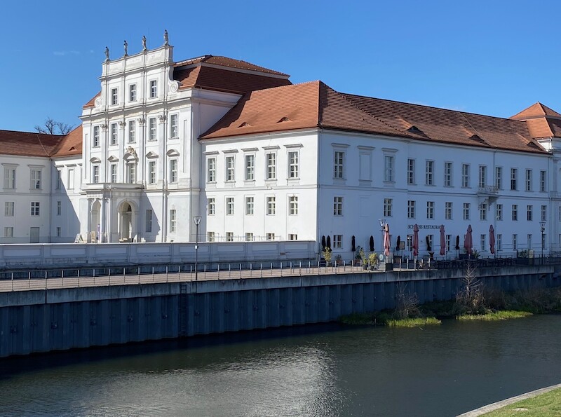 Fontane-Busausflug „Schloss Oranienburg und Schloss Tegel“
