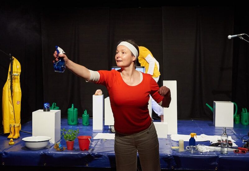 Wasser – ein philosophisches Geplätscher (1. Harburger Theatertreffen 2026 – junges Publikum)