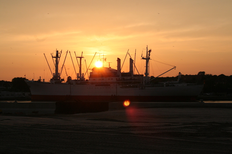 Mittsommernachtsfahrt HAMBURG - HAMBURG