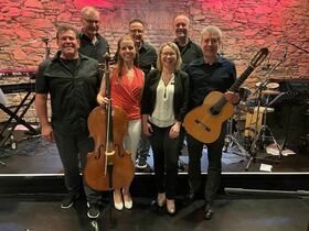 Bild: Crossover - „Die Antwort lautet nein, wie war nochmal die Frage? – Crossover Tour 2026“