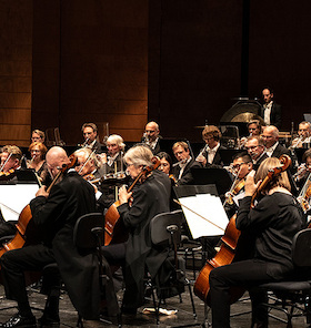 Bild: 2. Sinfoniekonzert - Londoner Symphonien - Werke v. Adès, Haydn und Vaughan Williams Ltg. W. Padberg