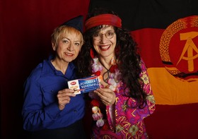 Bild: Schlagersüsstafel - Eine gesamtdeutsche Komödie