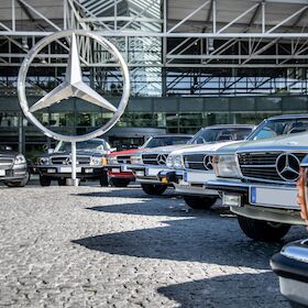 Oldtimer meets Mercedes-Benz