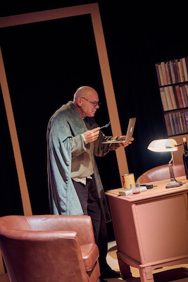 Bild: Monsieur Pierre geht online - Komödie von Folke Braband nach dem Film "Un profil pour deux" von Stéphane Robelin