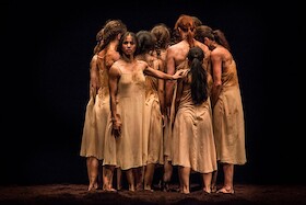 Bild: Café Müller / Das Frühlingsopfer - Choreografien von Pina Bausch