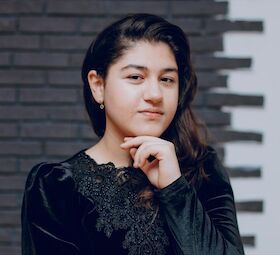 Bild: Earthquake – Inji Hasanli, Klavier