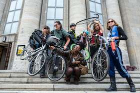 Bild: undlenaundlenaundleonceundlena - P14 Volksbühne am Rosa-Luxemburg-Platz