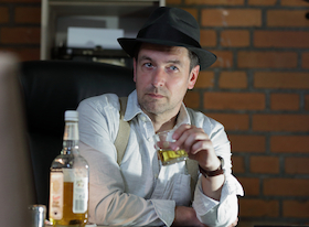 Bild: Carsten Schlüter - „Die Uhl in Weiß“