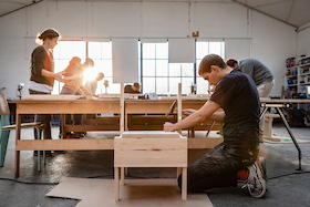 Build Your Own Chair: Ein Klassiker von Enzo Mari (DE)