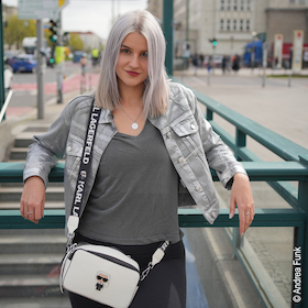 Bild: Julia Brandner - Calm your tits