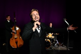 Bild: L-O-V-E - Die schönsten Liebeslieder der letzten 100 Jahre