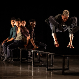 Benched / Auf die Bänke, fertig, los (10+ / 45 Min.)