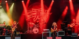 Bild: Barclay James Harvest - feat. Les Holroyd