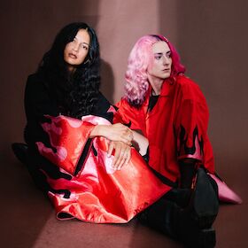 Bild: IKAN HYU - SWIM WITH SHARKS TOUR 2026