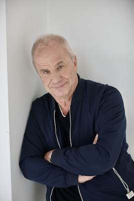 Bild: Hubertus Meyer-Burckhardt: Die Sonne scheint immer. Für die Wolken kann ich nichts.