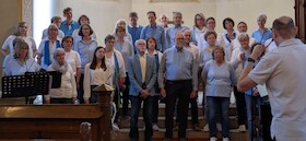 Bild: S(w)inging Voices Verl - SHINE BRIGHT, Songs of Love and Hope