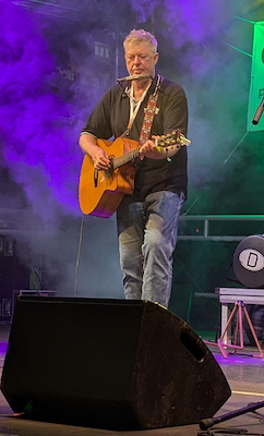 Bild: Paddy Schmidt - Irish Folk - Folk im Pferdegaipel