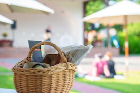 Bild: Picknickkorb Gretchen für Zwei (vegetarisch) / Einlass ab 19 Uhr / Nur in Verbindung mit wenigstens einer Eintrittskarte - Veget