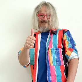 Bild: Auch Musiker kochen nur mit Wasser - Anekdoten und Schmäh aus 40 Jahren von und mit Herbert Höpfl