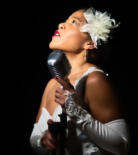 Bild: Lady Day at Emerson´s Bar & Grill - Billie Holiday - ein Leben für die Musik - in engl. Sprache!