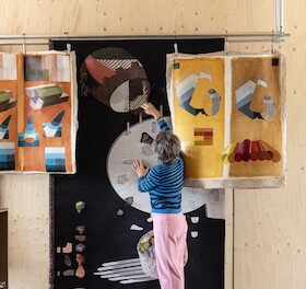 Bild: Ausstellungsführung (DE) - Hella Jongerius: Whispering Things