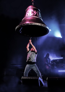 Bild: MASTERS OF ROCK - Aerochicks, Just Priest, AC/DC Rockshow