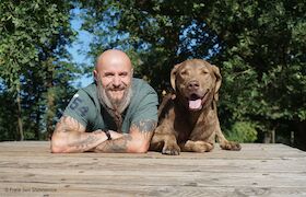 Bild: "Auf 6 Pfoten" - Hundeerziehung mit Holger Schüler