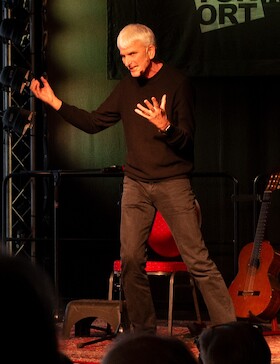 Bild: Lyrik-Performance - Ein Abend voller Poesie