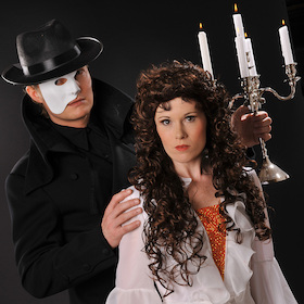 Bild: Musical-Dinner-Show, Liebenberg - Das Phantom der Oper, ABBA und Evita bitten zu Tisch