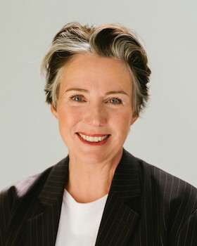 Bild: ILDIKÓ VON KÜRTHY - ALT GENUG