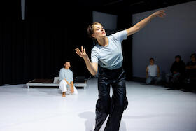 Bild: Elsa Artmann / SANFTE ARBEIT - "A Change is as Good as a Rest"